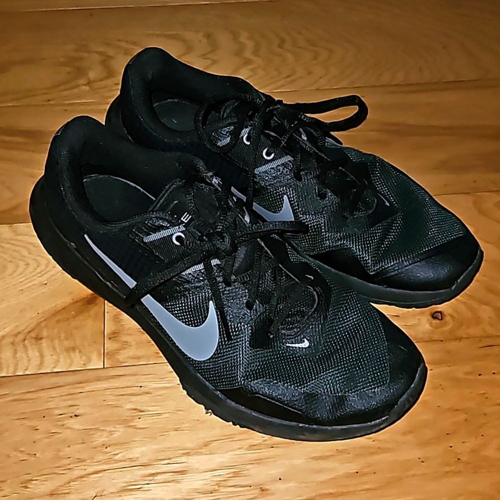 Nike Black sz 10
